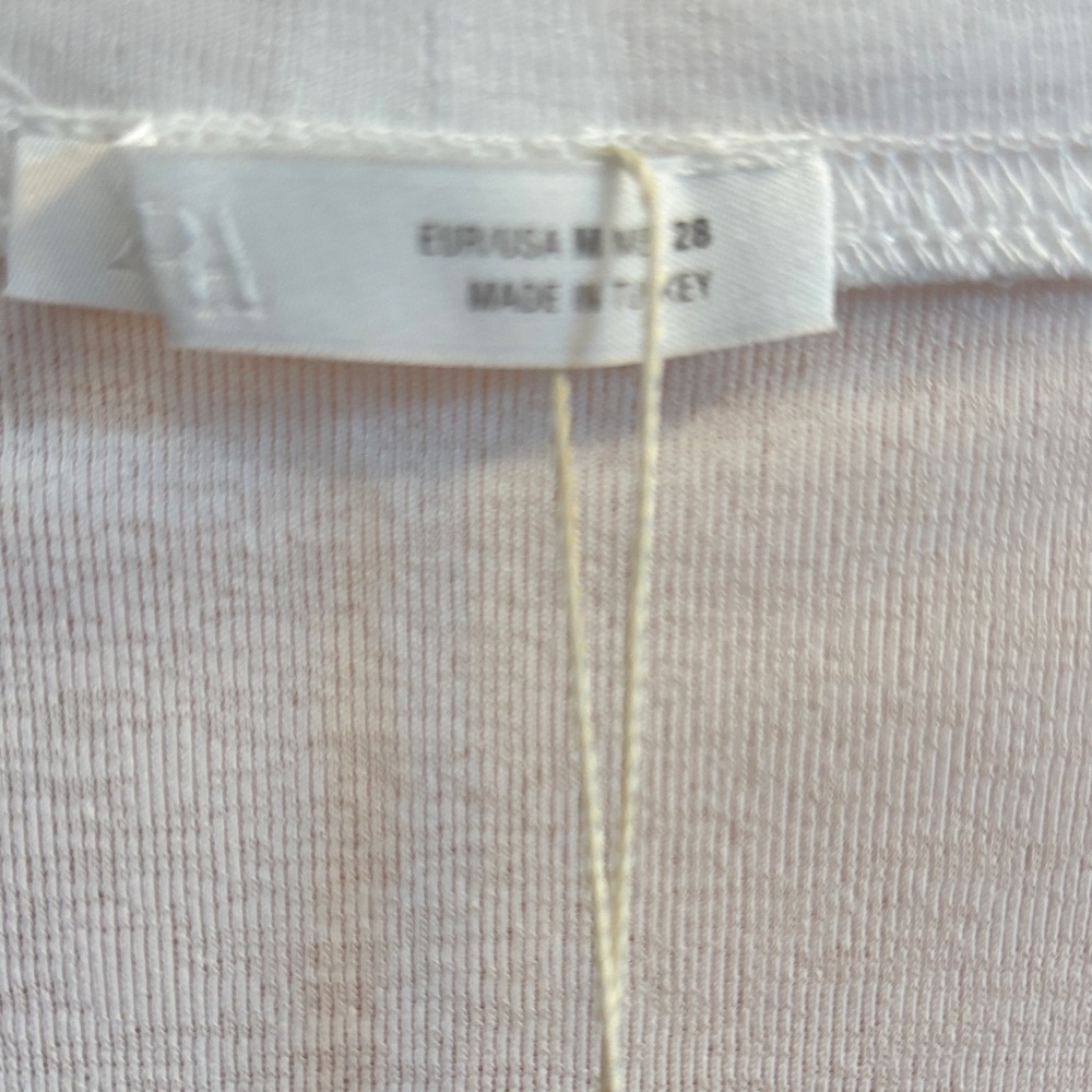 Zara Basic V-Neck Women's Top - Picture 3 of 6